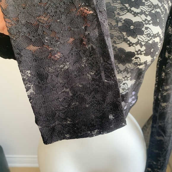 Edikted Black Lace Off Shoulder Crop Top NWT Size M - Picture 4 of 6